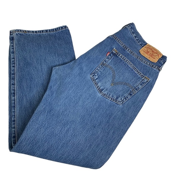 Men’s 501 Button Fly Levi’s Medium Wash Size 36”X30” EXCELLENT Condition - Picture 6 of 7